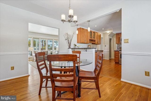 2412 CAVENDISH DR, Alexandria, VA 22308