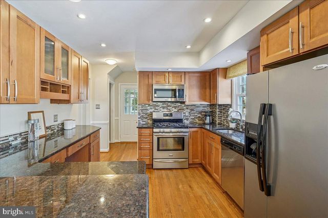 2412 CAVENDISH DR, Alexandria, VA 22308