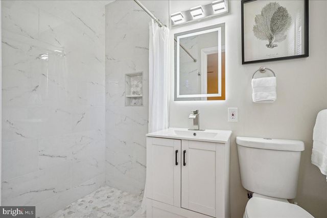 2412 CAVENDISH DR, Alexandria, VA 22308