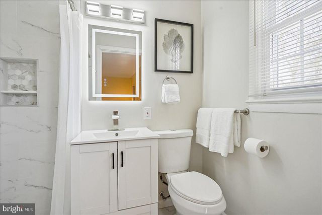 2412 CAVENDISH DR, Alexandria, VA 22308