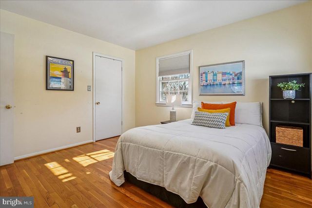 2412 CAVENDISH DR, Alexandria, VA 22308