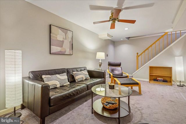 2412 CAVENDISH DR, Alexandria, VA 22308