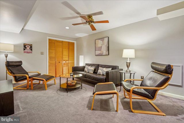 2412 CAVENDISH DR, Alexandria, VA 22308