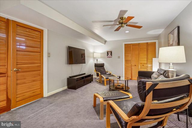 2412 CAVENDISH DR, Alexandria, VA 22308