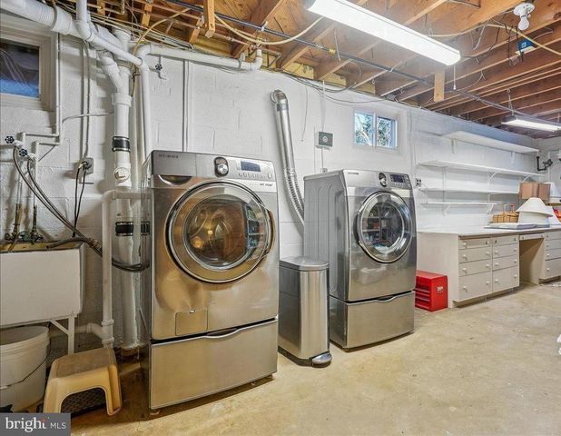 2412 CAVENDISH DR, Alexandria, VA 22308