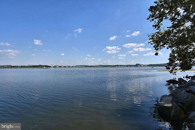 2412 CAVENDISH DR, Alexandria, VA 22308