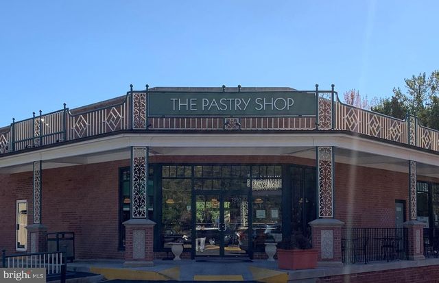 2412 CAVENDISH DR, Alexandria, VA 22308