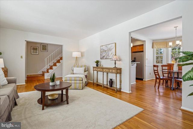 2412 CAVENDISH DR, Alexandria, VA 22308