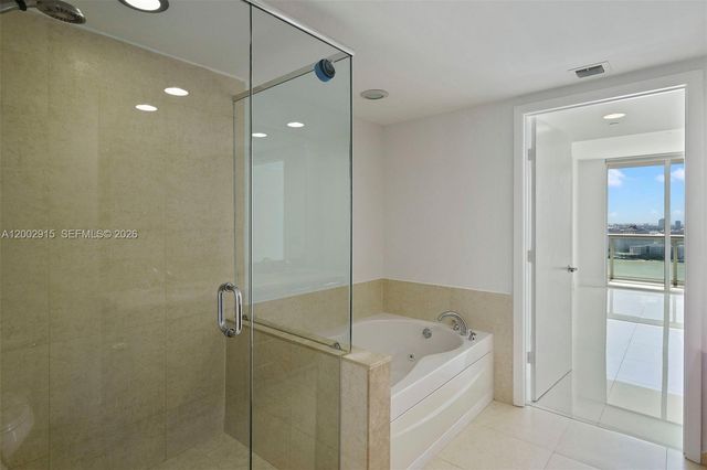 50 Biscayne Blvd 2610, Miami, FL 33132