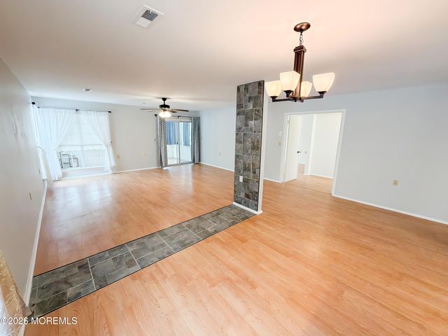 9 Romford Lane, Manchester, NJ 08759