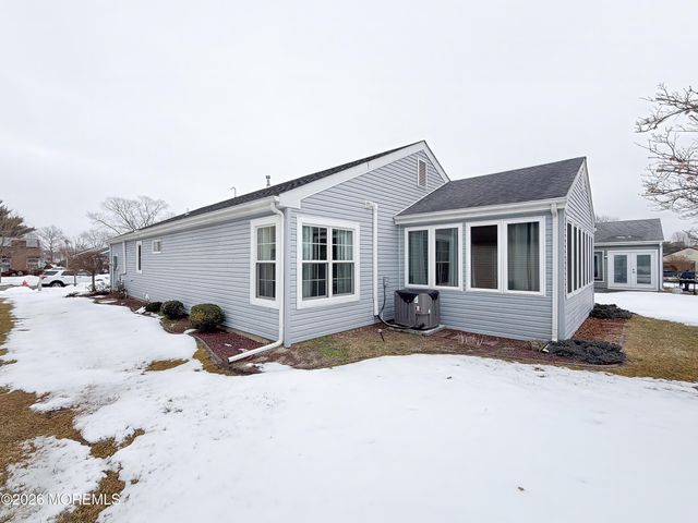 9 Romford Lane, Manchester, NJ 08759