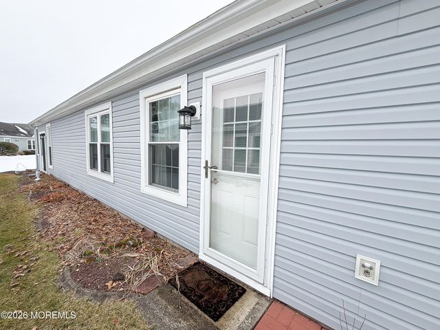 9 Romford Lane, Manchester, NJ 08759