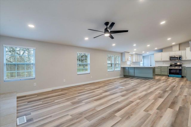 158 Shady Oaks DR, Dale, TX 78616