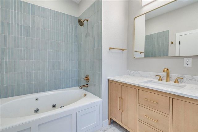 158 Shady Oaks DR, Dale, TX 78616