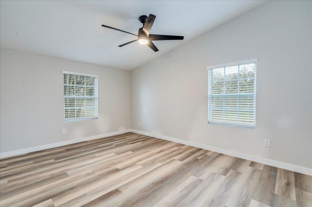 158 Shady Oaks DR, Dale, TX 78616