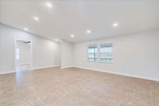 158 Shady Oaks DR, Dale, TX 78616