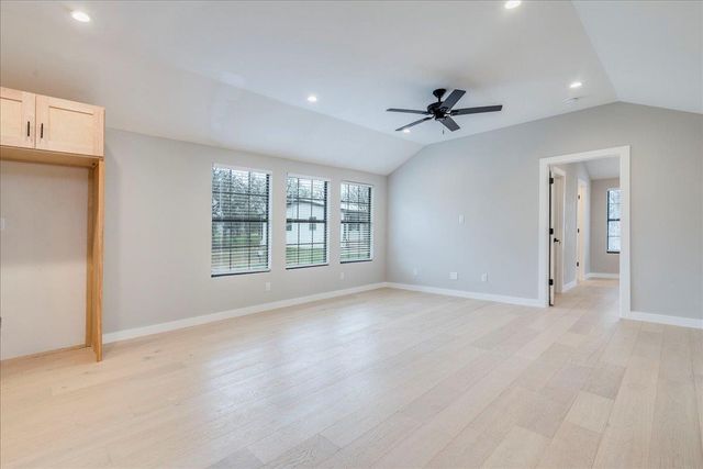 158 Shady Oaks DR, Dale, TX 78616