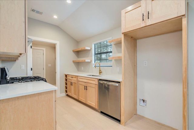 158 Shady Oaks DR, Dale, TX 78616