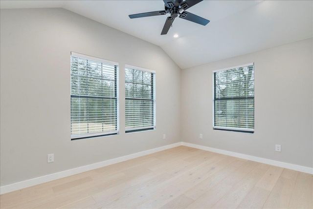 158 Shady Oaks DR, Dale, TX 78616