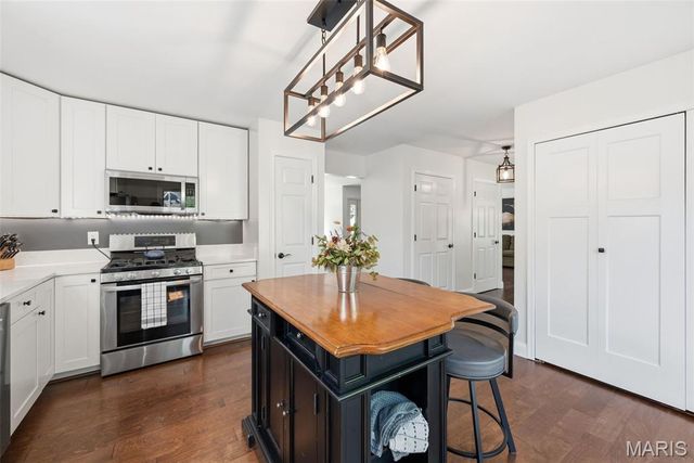 1015 Anna Meadows Lane, Ballwin, MO 63021