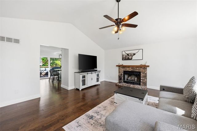 1015 Anna Meadows Lane, Ballwin, MO 63021