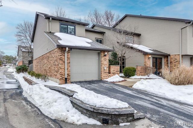 1722 Robin Knoll Court, St Louis, MO 63146