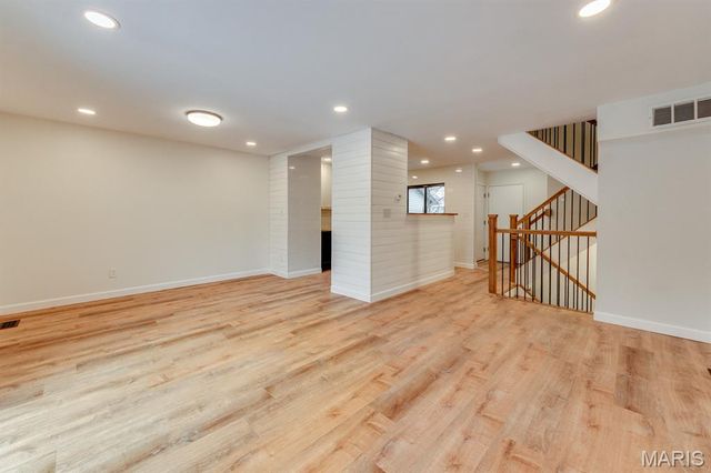 1722 Robin Knoll Court, St Louis, MO 63146