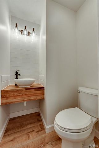 1722 Robin Knoll Court, St Louis, MO 63146