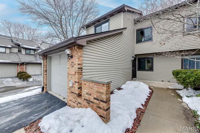 1722 Robin Knoll Court, St Louis, MO 63146