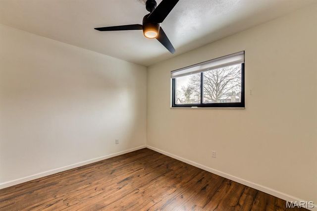 1722 Robin Knoll Court, St Louis, MO 63146