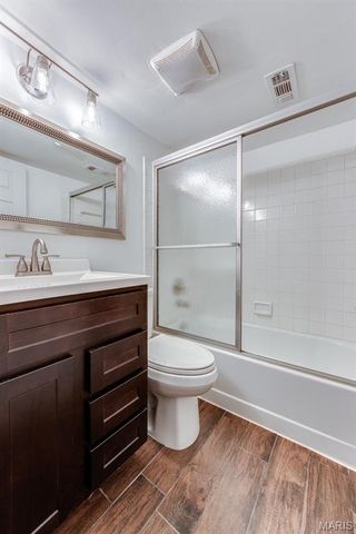 1722 Robin Knoll Court, St Louis, MO 63146