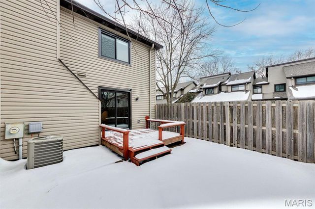 1722 Robin Knoll Court, St Louis, MO 63146