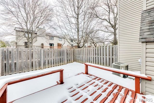 1722 Robin Knoll Court, St Louis, MO 63146