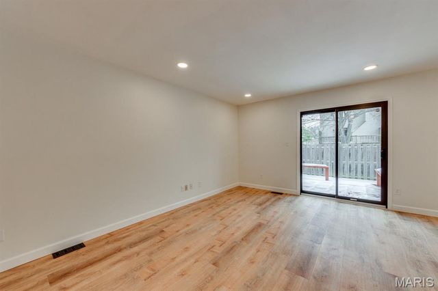 1722 Robin Knoll Court, St Louis, MO 63146