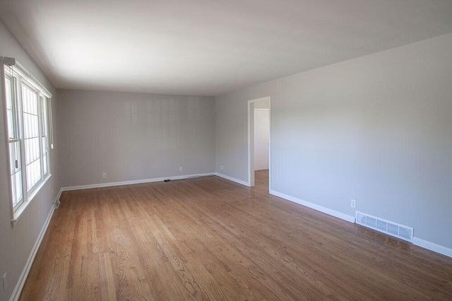 2207 BUSHNELL DR, Columbia, MO 65201