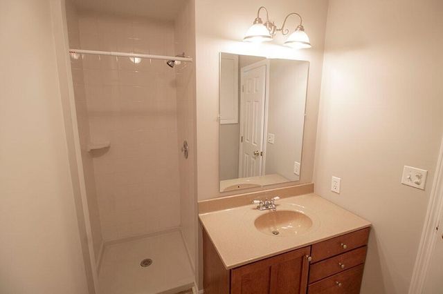 2207 BUSHNELL DR, Columbia, MO 65201