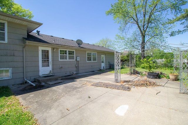 2207 BUSHNELL DR, Columbia, MO 65201