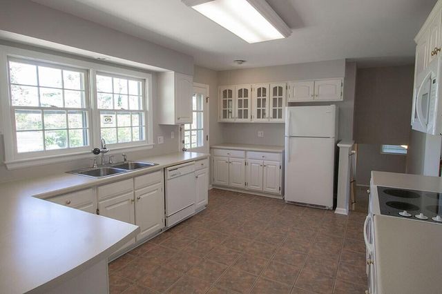 2207 BUSHNELL DR, Columbia, MO 65201