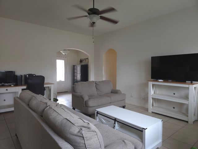 308 Kaylee Way, Red Oak, TX 75154