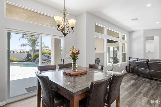 15304 Anita Catrina Court, Bakersfield, CA 93314