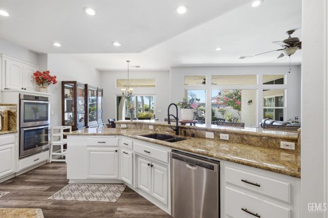 15304 Anita Catrina Court, Bakersfield, CA 93314