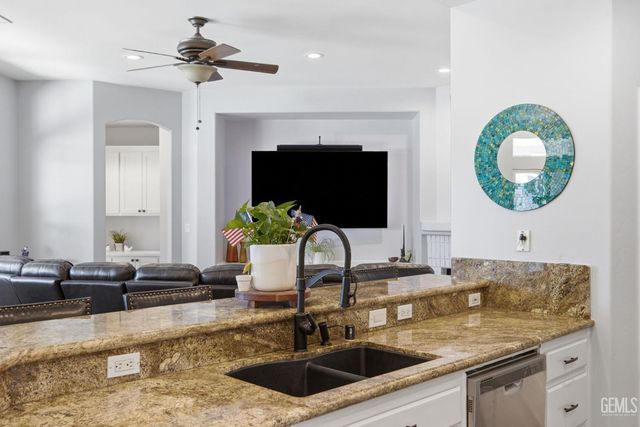15304 Anita Catrina Court, Bakersfield, CA 93314