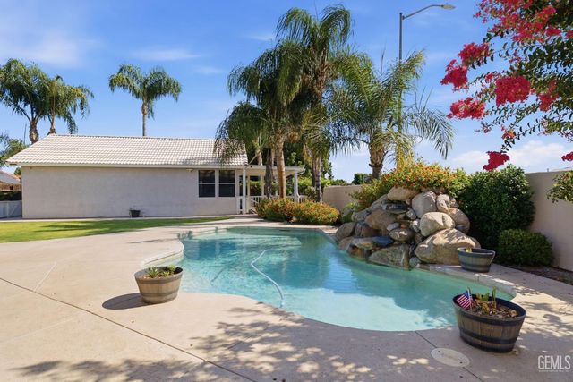 15304 Anita Catrina Court, Bakersfield, CA 93314