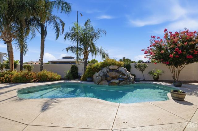 15304 Anita Catrina Court, Bakersfield, CA 93314