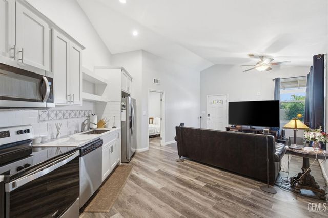 15304 Anita Catrina Court, Bakersfield, CA 93314