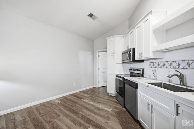 15304 Anita Catrina Court, Bakersfield, CA 93314