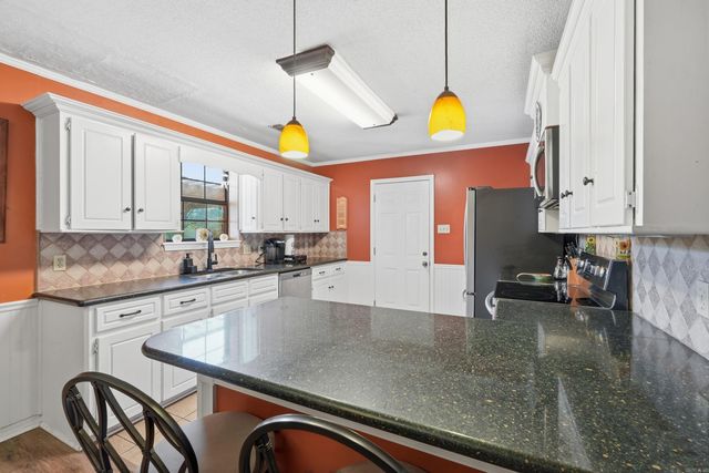 612 Dogwood Meadows Lane, Austin, AR 72007