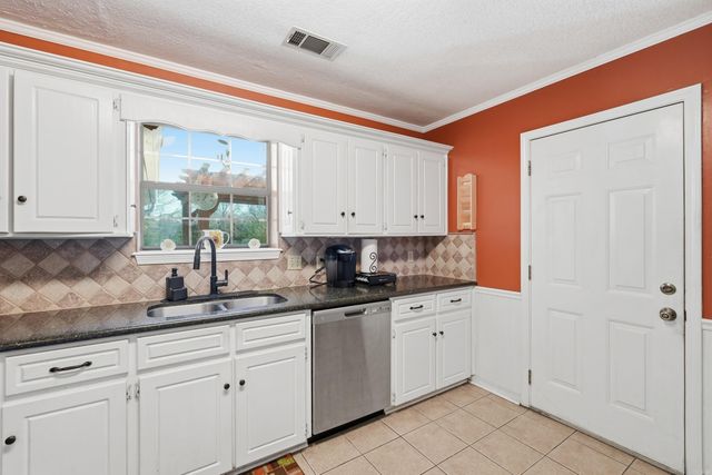 612 Dogwood Meadows Lane, Austin, AR 72007