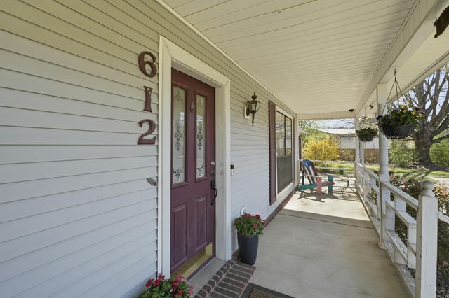 612 Dogwood Meadows Lane, Austin, AR 72007