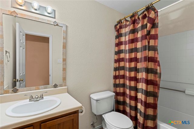 228 San Felipe Drive, Kyle, TX 78640